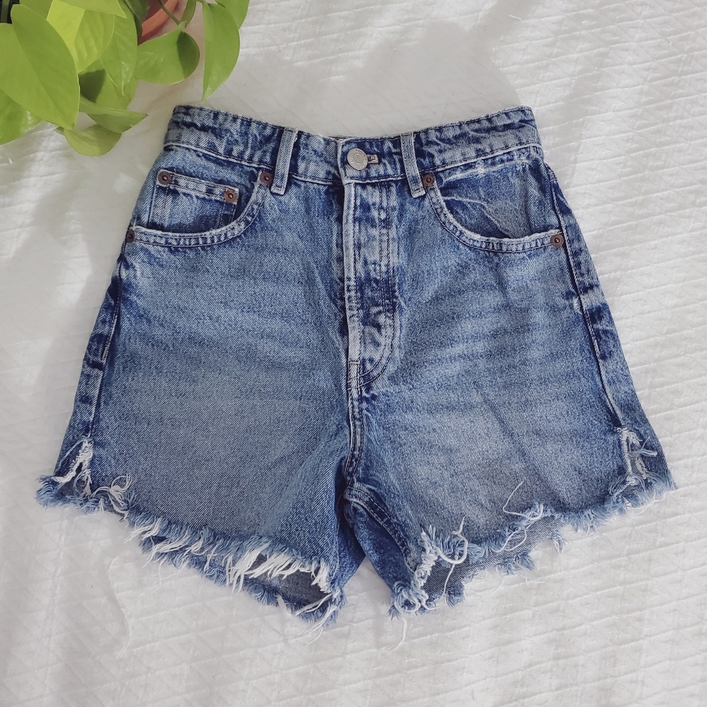 Zara Vintage 70s Style Frayed Denim Shorts